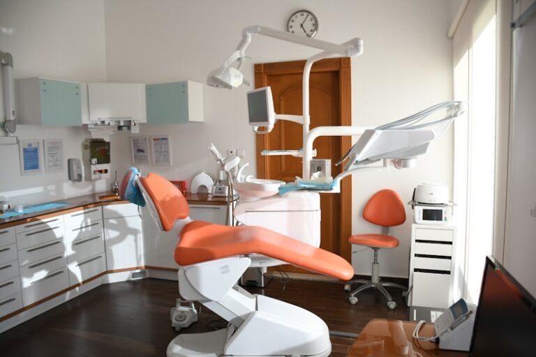 การฟอกสีฟัน (Teeth Whitening) เผยรอยยิ้มฟันขาวกระจ่างใสอย่างปลอดภัย